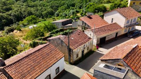 Propriedade para Reabilitação em Gesteira, Soure | Urbiseg Imobiliária