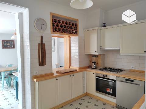 MORADIA DE TRAÇA ANTIGA NO BAIRRO NOVO – FIGUEIRA DA FOZ