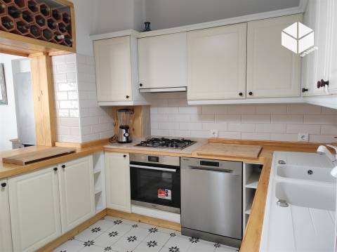 MORADIA DE TRAÇA ANTIGA NO BAIRRO NOVO – FIGUEIRA DA FOZ