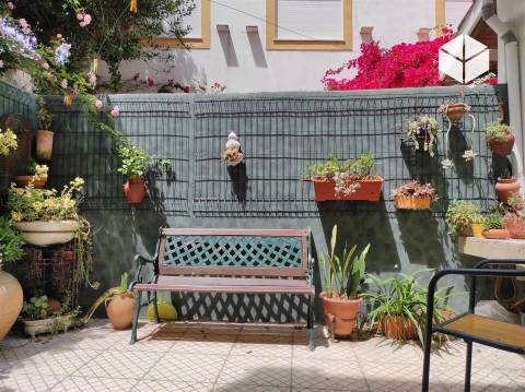 MORADIA DE TRAÇA ANTIGA NO BAIRRO NOVO – FIGUEIRA DA FOZ