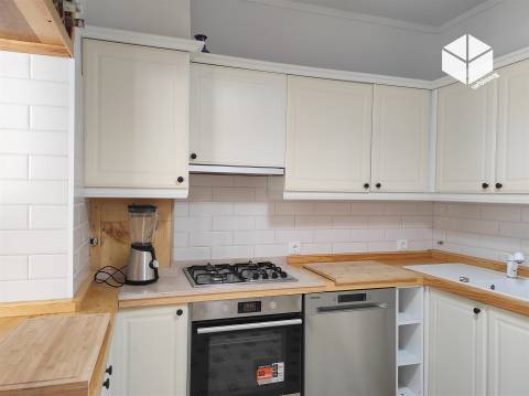 MORADIA DE TRAÇA ANTIGA NO BAIRRO NOVO – FIGUEIRA DA FOZ