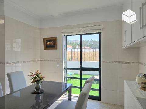 MORADIA COM PISCINA NA DESLUMBRANTE PRAIA DE QUIAIOS