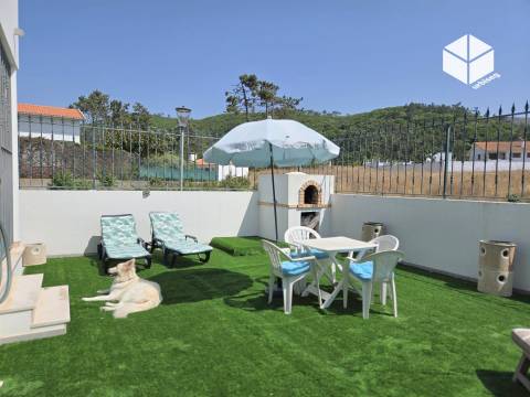 MORADIA COM PISCINA NA DESLUMBRANTE PRAIA DE QUIAIOS