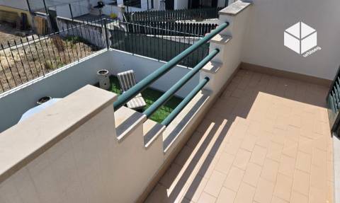 MORADIA COM PISCINA NA DESLUMBRANTE PRAIA DE QUIAIOS