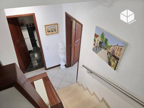 MORADIA COM PISCINA NA DESLUMBRANTE PRAIA DE QUIAIOS