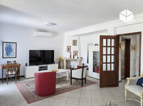 MORADIA COM PISCINA NA DESLUMBRANTE PRAIA DE QUIAIOS