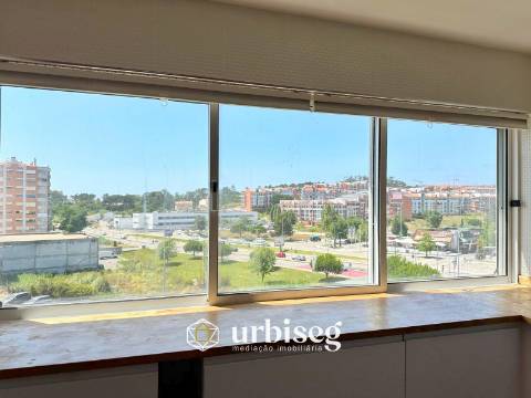 APARTAMENTO T4 COM GARAGEM DUPLA E ARRUMO – TAVAREDE, FIGUEIRA DA FOZ