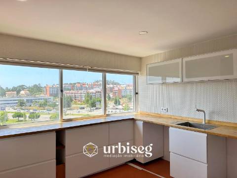 APARTAMENTO T4 COM GARAGEM DUPLA E ARRUMO – TAVAREDE, FIGUEIRA DA FOZ