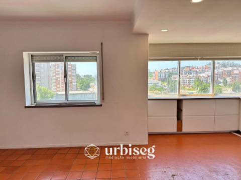 APARTAMENTO T4 COM GARAGEM DUPLA E ARRUMO – TAVAREDE, FIGUEIRA DA FOZ