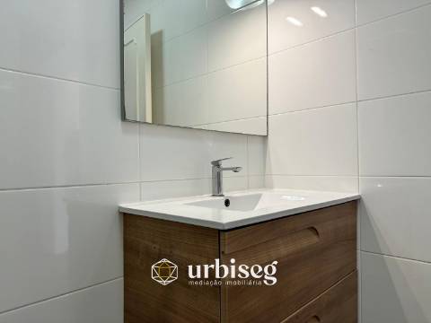 APARTAMENTO T4 COM GARAGEM DUPLA E ARRUMO – TAVAREDE, FIGUEIRA DA FOZ