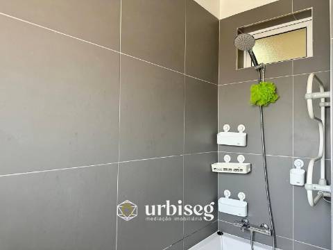 APARTAMENTO T4 COM GARAGEM DUPLA E ARRUMO – TAVAREDE, FIGUEIRA DA FOZ