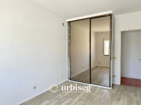 APARTAMENTO T4 COM GARAGEM DUPLA E ARRUMO – TAVAREDE, FIGUEIRA DA FOZ
