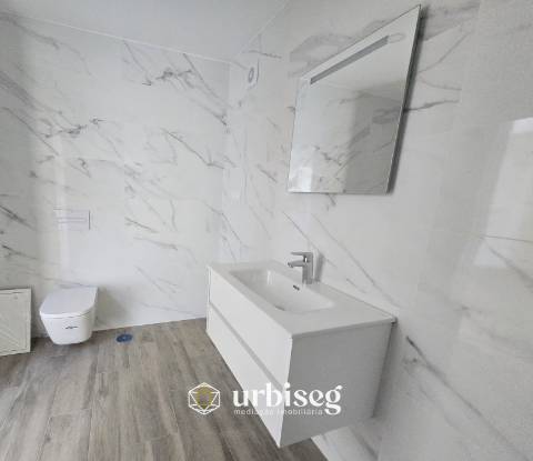 VIVA COM CONFORTO, LUZ E TRANQUILIDADE — MORADIA TÉRREA NOVA EM OUTEIRO DA RANHA, POMBAL