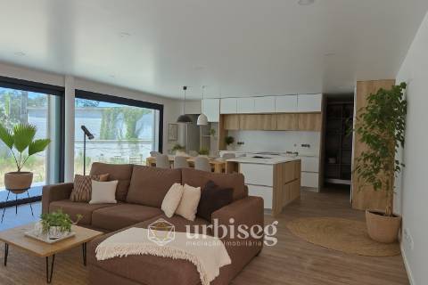 VIVA COM CONFORTO, LUZ E TRANQUILIDADE — MORADIA TÉRREA NOVA EM OUTEIRO DA RANHA, POMBAL