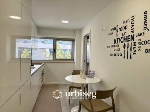 EXPERIÊNCIA DE CONFORTO E ELEGÂNCIA A 20 METROS DA MARGINAL DE BUARCOS