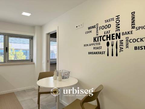 EXPERIÊNCIA DE CONFORTO E ELEGÂNCIA A 20 METROS DA MARGINAL DE BUARCOS