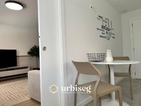 EXPERIÊNCIA DE CONFORTO E ELEGÂNCIA A 20 METROS DA MARGINAL DE BUARCOS