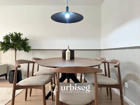 EXPERIÊNCIA DE CONFORTO E ELEGÂNCIA A 20 METROS DA MARGINAL DE BUARCOS