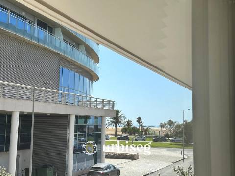 EXPERIÊNCIA DE CONFORTO E ELEGÂNCIA A 20 METROS DA MARGINAL DE BUARCOS