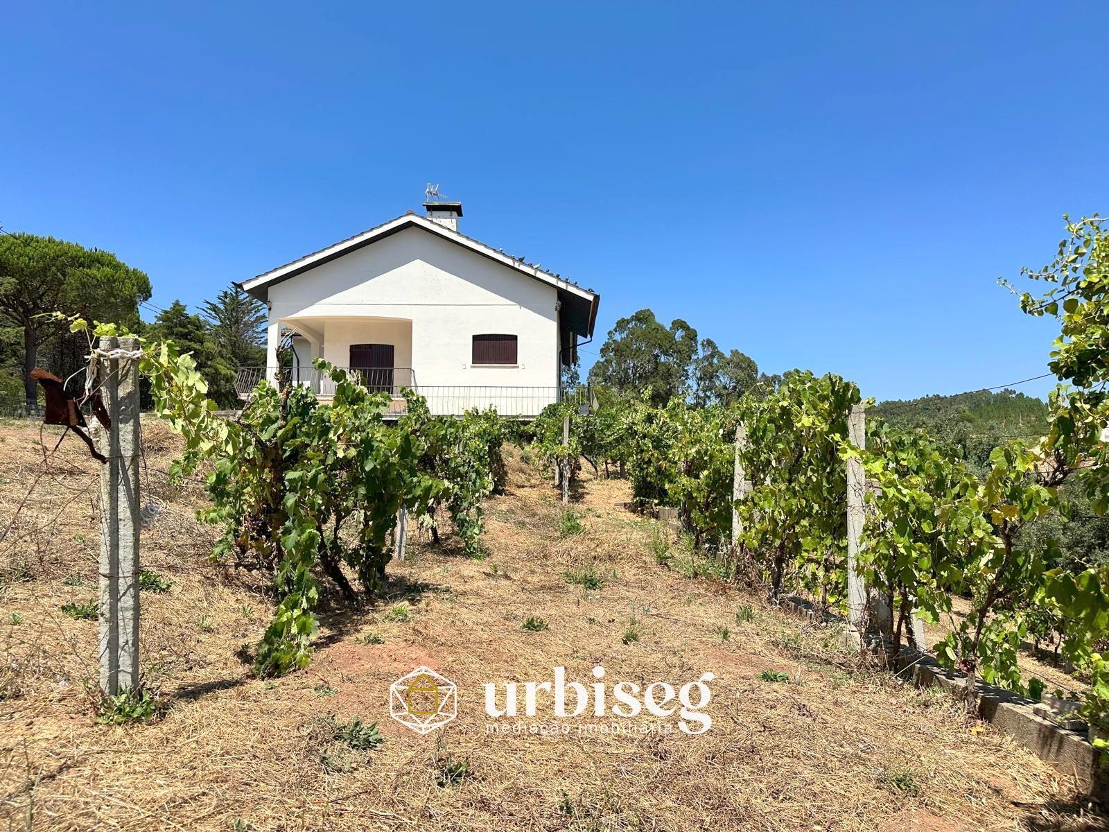 Quinta com Moradia T3 e Terreno em Buarcos | Urbiseg Imobiliária