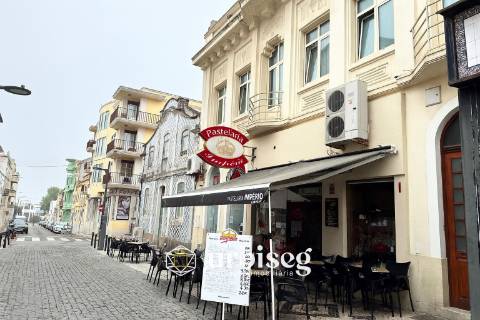 UM(A) IMPÉRIO DE HISTÓRIAS PARA TRESPASSE