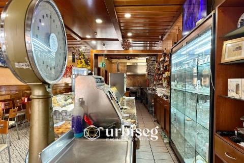 UM(A) IMPÉRIO DE HISTÓRIAS PARA TRESPASSE