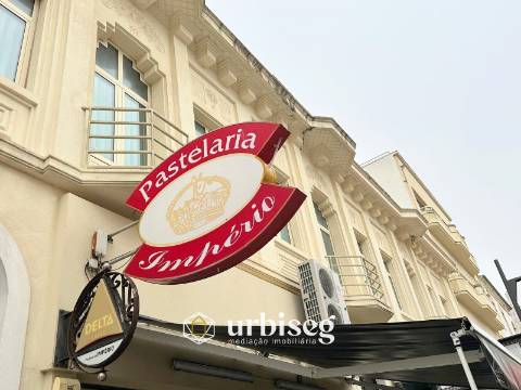 UM(A) IMPÉRIO DE HISTÓRIAS PARA TRESPASSE