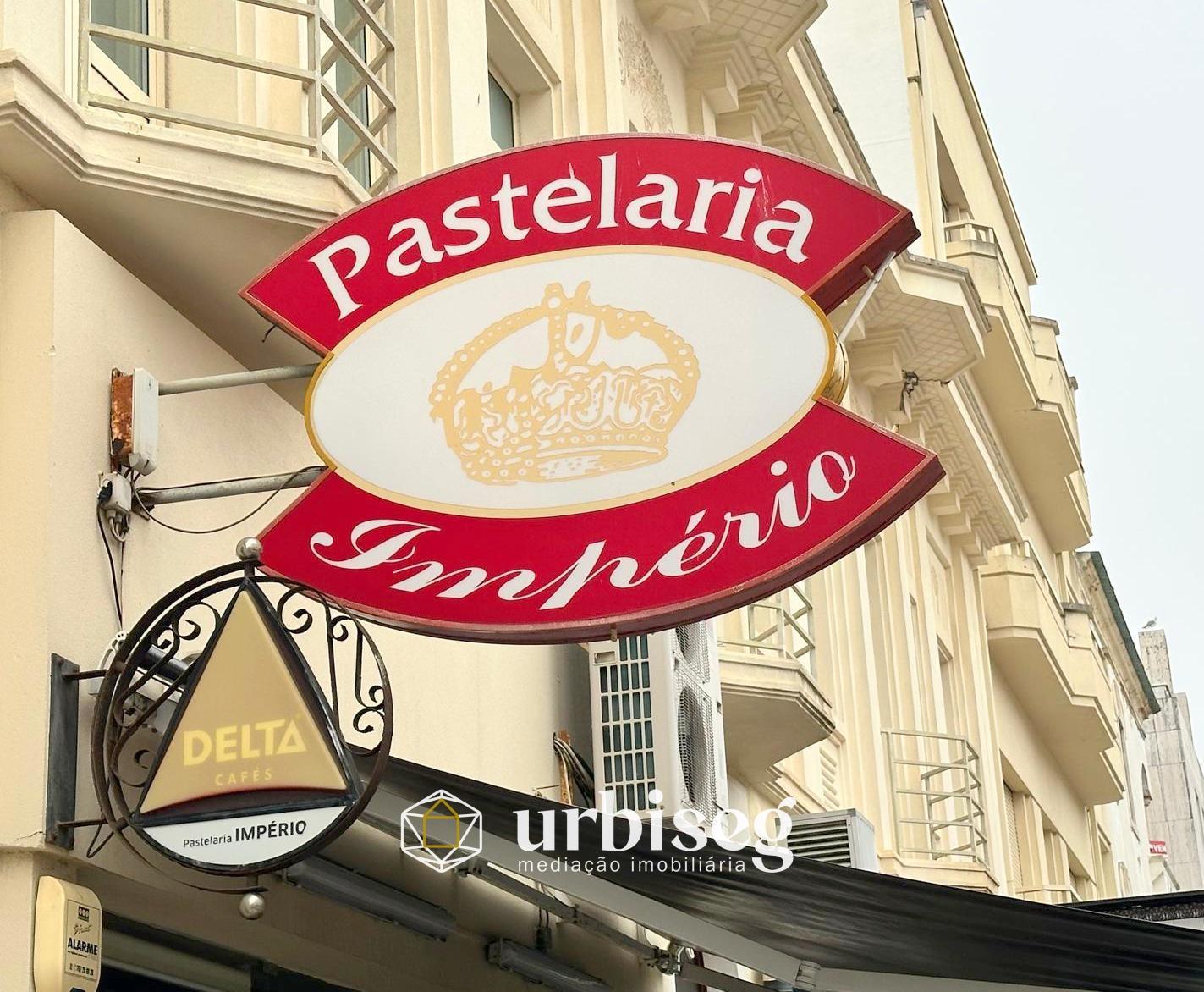 UM(A) IMPÉRIO DE HISTÓRIAS PARA TRESPASSE