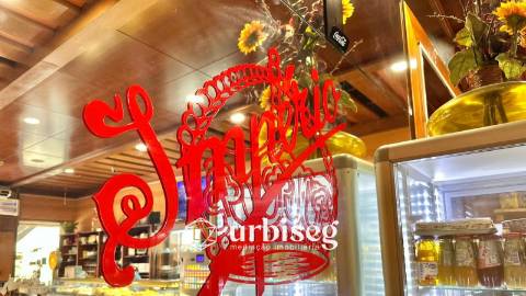 UM(A) IMPÉRIO DE HISTÓRIAS PARA TRESPASSE