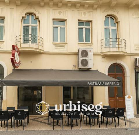 UM(A) IMPÉRIO DE HISTÓRIAS PARA TRESPASSE