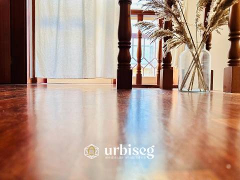 VIVA COM VISTA, SINTA A PRAIA – T1 DUPLEX NA ZONA MAIS NOBRE DA FIGUEIRA