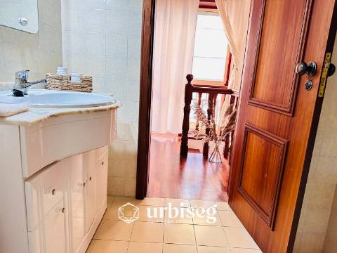 VIVA COM VISTA, SINTA A PRAIA – T1 DUPLEX NA ZONA MAIS NOBRE DA FIGUEIRA