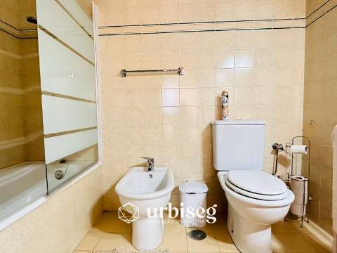 VIVA COM VISTA, SINTA A PRAIA – T1 DUPLEX NA ZONA MAIS NOBRE DA FIGUEIRA