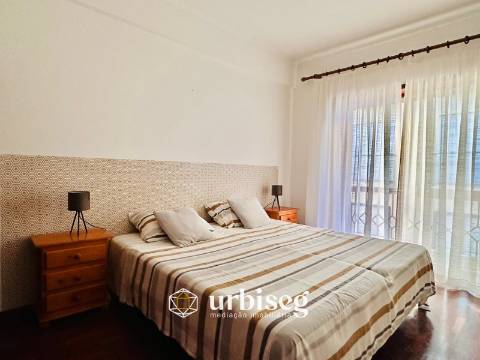 VIVA COM VISTA, SINTA A PRAIA – T1 DUPLEX NA ZONA MAIS NOBRE DA FIGUEIRA