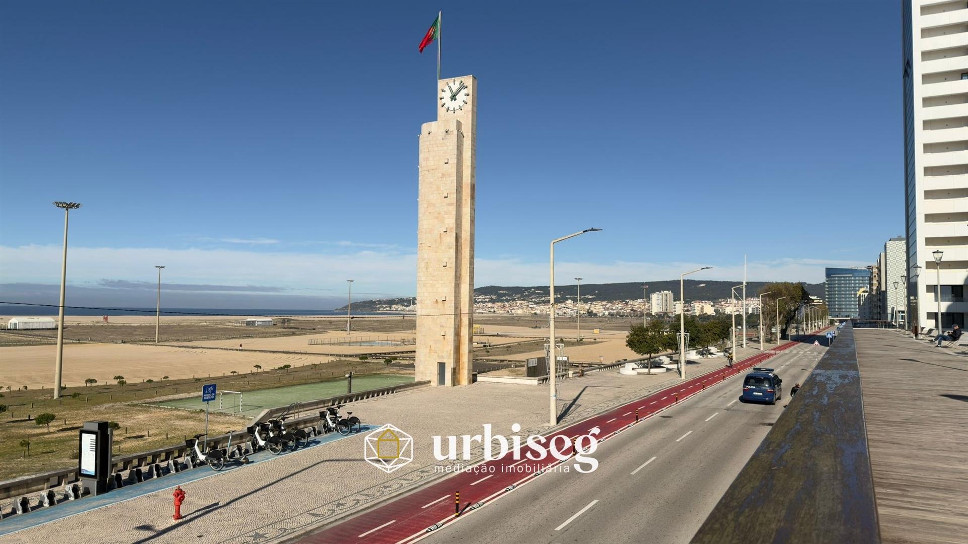VIVA COM VISTA, SINTA A PRAIA – T1 DUPLEX NA ZONA MAIS NOBRE DA FIGUEIRA