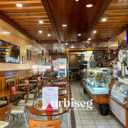 UM(A) IMPÉRIO DE HISTÓRIAS PARA TRESPASSE