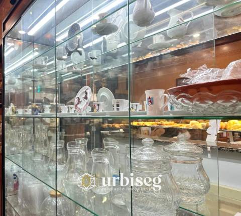 UM(A) IMPÉRIO DE HISTÓRIAS PARA TRESPASSE