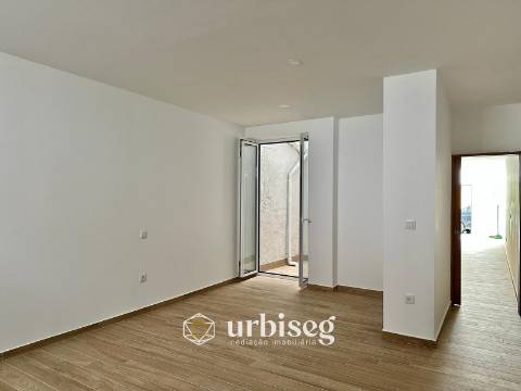 ARRENDA-SE T1 COM 78 M² NA RUA DAS ROSAS – BAIXA DA CIDADE, FIGUEIRA DA FOZ