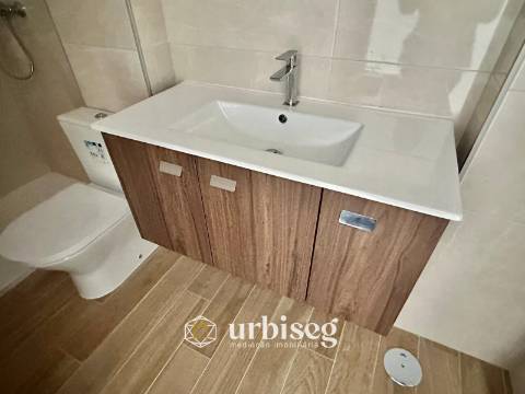 ARRENDA-SE T1 COM 78 M² NA RUA DAS ROSAS – BAIXA DA CIDADE, FIGUEIRA DA FOZ