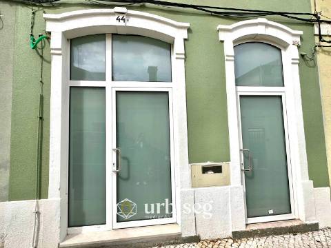 ARRENDA-SE T1 COM 78 M² NA RUA DAS ROSAS – BAIXA DA CIDADE, FIGUEIRA DA FOZ