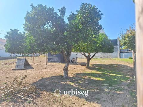 TERRENO RÚSTICO URBANIZÁVEL COM 802 M² – CARRITOS, FIGUEIRA DA FOZ