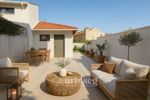 5 quartos | 2 pisos | Jardim e terraço | Escritório independente | Garagem