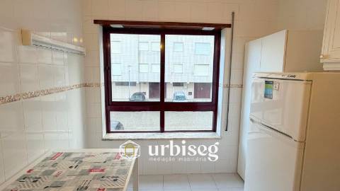 ARRENDA-SE T1K – ABADIAS | FIADOR E COMPROVATIVOS OBRIGATÓRIOS