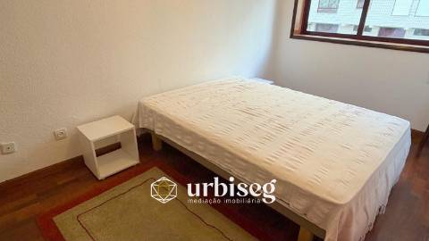 ARRENDA-SE T1K – ABADIAS | FIADOR E COMPROVATIVOS OBRIGATÓRIOS