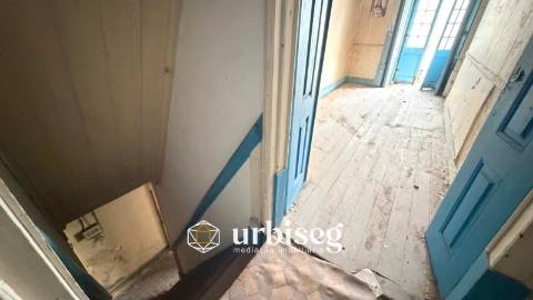 MORADIA  PRÉDIO NA PRAÇA VELHA — FIGUEIRA DA FOZ