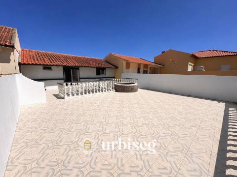 Moradia 4 quartos + 1 suite, 2 terraços e garagem na Cova Gala, Figueira da Foz