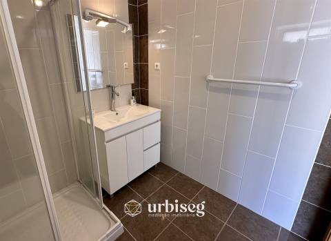 Moradia 4 quartos + 1 suite, 2 terraços e garagem na Cova Gala, Figueira da Foz