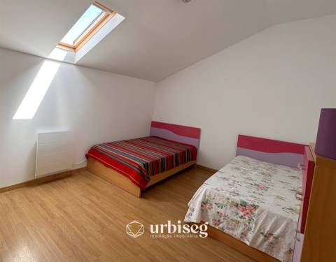 Moradia 4 quartos + 1 suite, 2 terraços e garagem na Cova Gala, Figueira da Foz