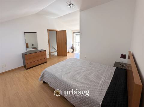 Moradia 4 quartos + 1 suite, 2 terraços e garagem na Cova Gala, Figueira da Foz