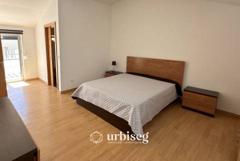 Moradia 4 quartos + 1 suite, 2 terraços e garagem na Cova Gala, Figueira da Foz